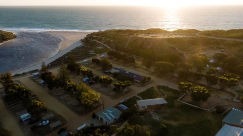 Pure Glamping Guilderton - Mackay Tourism 1