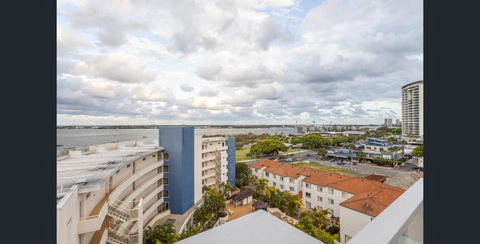 Private Bedroom And Bathroom In A Shared Apartment - Mackay Tourism 3