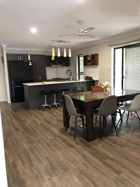 Private Bedroom Getaway - Mackay Tourism 0