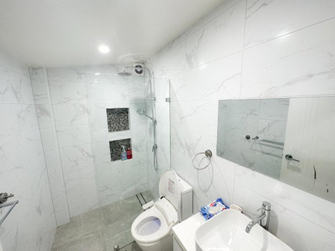 Private, Local Living Studio In Mascot, Airport - Mackay Tourism 1