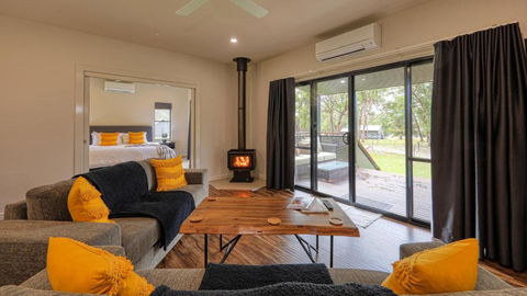 Quaffers On Storm King - Mackay Tourism 2