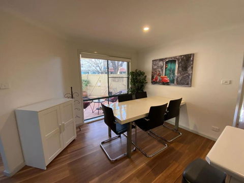Quiet 2 Bedroom Apt In The Heart Of Old Kingston - Mackay Tourism 1