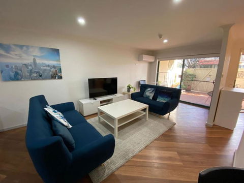 Quiet 2 Bedroom Apt In The Heart Of Old Kingston - Mackay Tourism 0