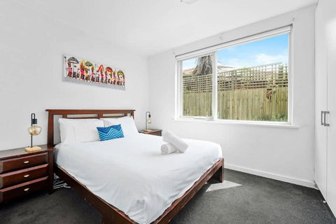 Quiet And Peaceful Beachside 1BR Retreat W Parking - Mackay Tourism 2