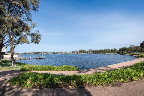 Quite&beautiful 4br2ba House By Sanctuary Lake - Mackay Tourism 0
