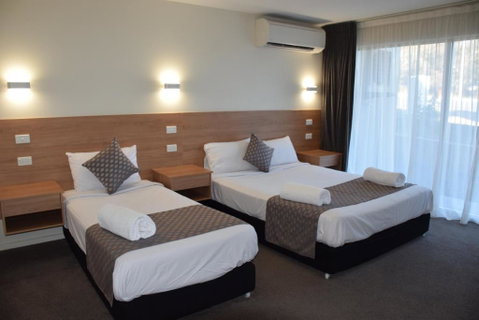 Rainbow Motel Queanbeyan - Mackay Tourism 0