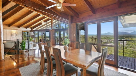 Rainforest Treehouse Sanctuary - With Ocean Views - Mackay Tourism 2