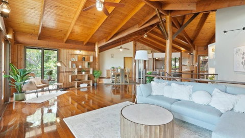 Rainforest Treehouse Sanctuary - With Ocean Views - Mackay Tourism 1