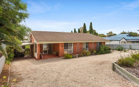 Ratties Residence 6 Carnegie St Port Ellliot - No Linen Included - Mackay Tourism 2