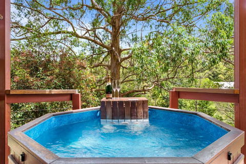 Ravensbourne Escape-Tree Tops - Mackay Tourism 0