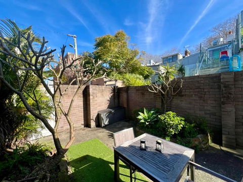 Rear Garden Suite - Mackay Tourism 0