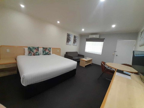 Red Bridge Motor Inn - Mackay Tourism 3