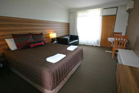 Red Cedars Motel - Mackay Tourism 2