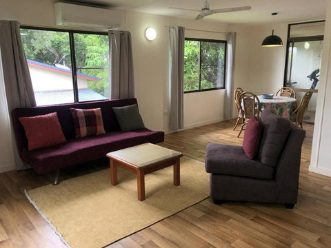 Red Door Cottage - Mackay Tourism 2