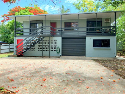 Red Door Cottage - Mackay Tourism 0