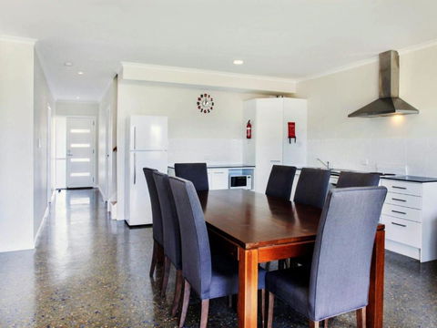 Red Door Retreat - Mackay Tourism 1