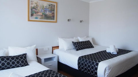 Queanbeyan Motel - Mackay Tourism 1