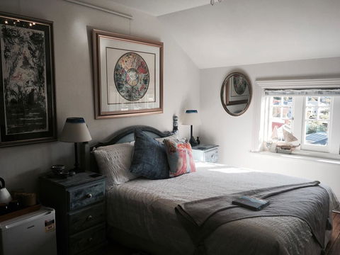 Assemblage Boutique Art B & B - Mackay Tourism 1