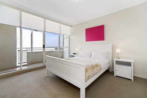 Astra Apartments Sydney - Kent Street - Mackay Tourism 0