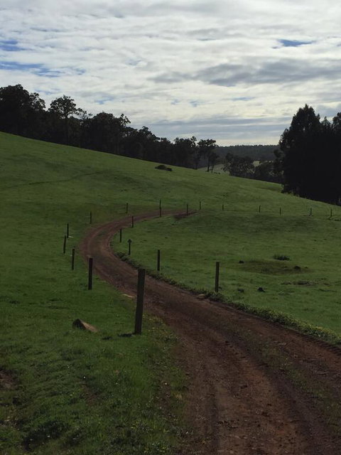 Atina Rocks Country Homestead - Mackay Tourism 1