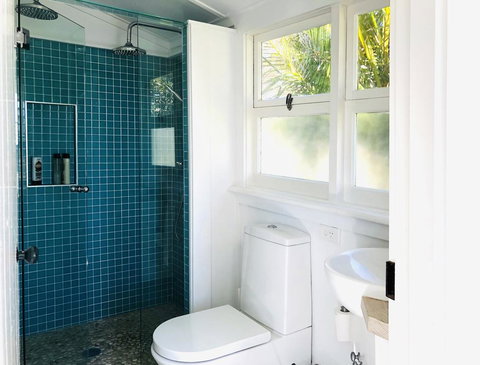 Aurora Beachfront Cottage - Mackay Tourism 2