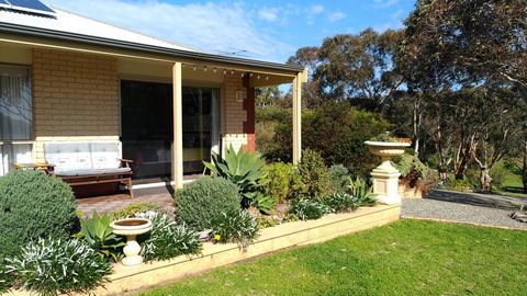Austiny Bed And Breakfast Victor Harbor - Mackay Tourism 1