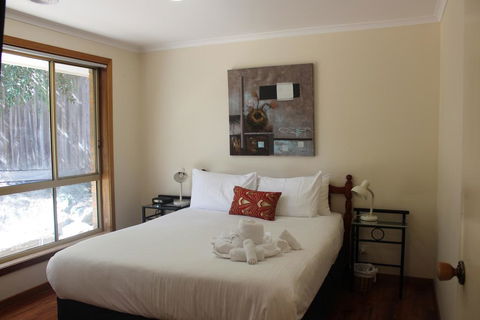 Australian Home Away @ Doncaster Anderson Creek 2 - Mackay Tourism 2