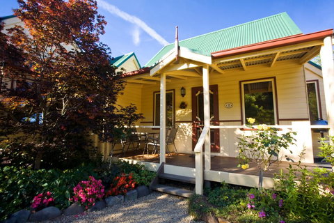 Autumn Abode Cottages - Mackay Tourism 1