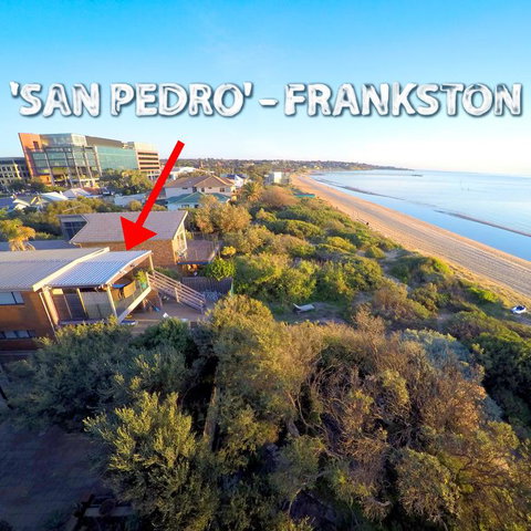 Award Winning Beach Front Retreat - Mackay Tourism 3