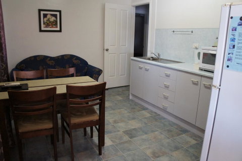 Ayrline Motel - Mackay Tourism 1
