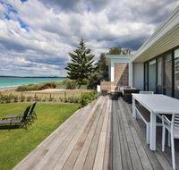 Azure Absolute Beachfront - Pet Friendly - Mackay Tourism