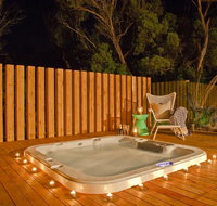 Azure Beach Retreat - Spa Luxury - Mackay Tourism