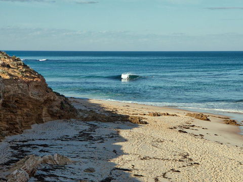 Back Beach Hideaway - Mackay Tourism 1