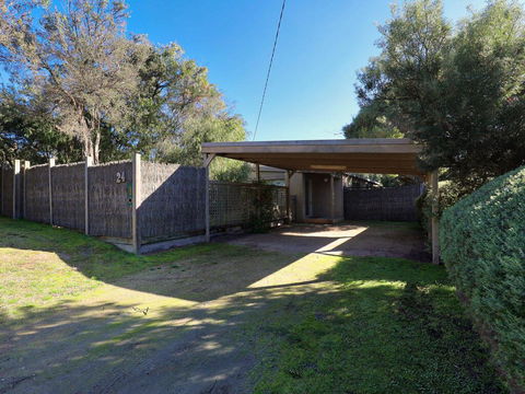 Back Beach Hideaway - Mackay Tourism 0