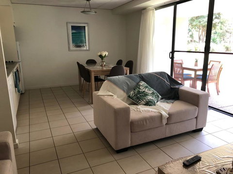 Baden 42 - Rainbow Shores, Ground Floor Unit, Air Conditioned, Overlooking Outdoor Spa - Mackay Tourism 2