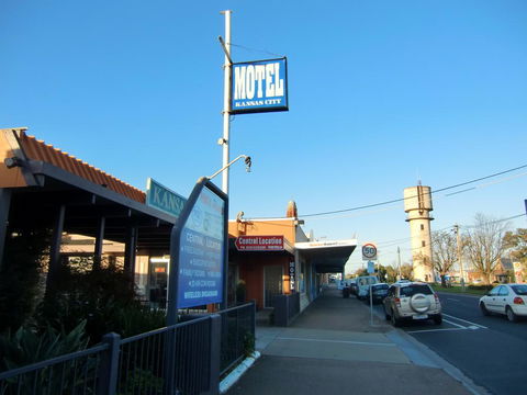 Bairnsdale Kansas City Motel - Mackay Tourism 3