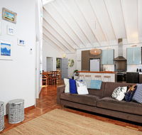 Balena  Culburra - Pet Friendly - 1 Min Walk to Beach - Mackay Tourism