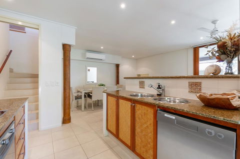 Balinese Beachfront Villa - Mackay Tourism 1