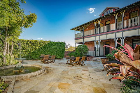 Ballina Manor Boutique Hotel - Mackay Tourism 1