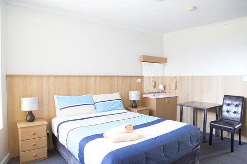 Bamboo Motor Inn - Mackay Tourism 1