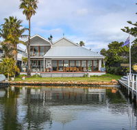 Bancroft Bay Frontage - Mackay Tourism