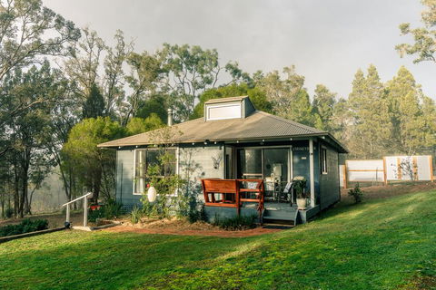 Bandalong Cottages - Mackay Tourism 3