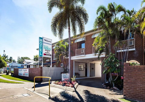 Banjo Paterson Motor Inn - Mackay Tourism 1