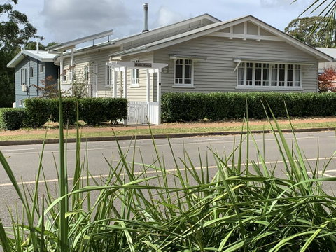 Bank House Tamborine Mountain - Mackay Tourism 0