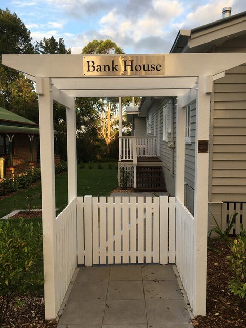 Bank House Tamborine Mountain - Mackay Tourism 3
