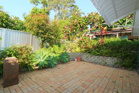 Barefoot, 32 Skyline Crescent, Crescent Head - Mackay Tourism 1