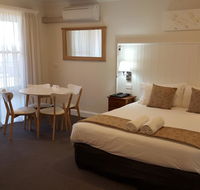 Bathurst Gold Panner - Mackay Tourism