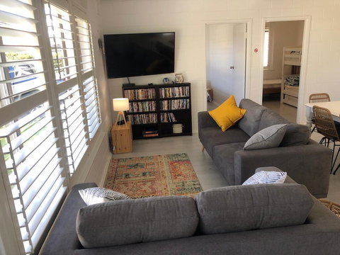 Bay Breeze Cottage - Mackay Tourism 2