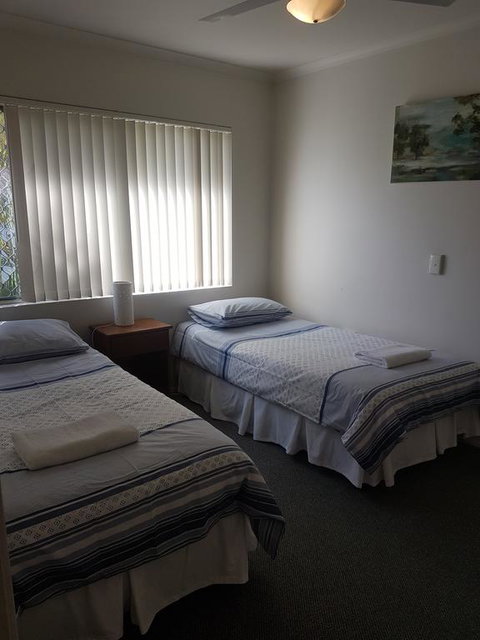 Bayshores Holiday Apartments - Mackay Tourism 1