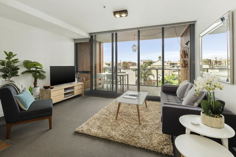 Beach Apartment Port Melbourne - Mackay Tourism 0